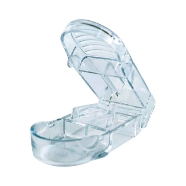 Cortador de Comprimidos e Porta Remédios com Reservatório